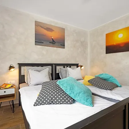 Villa Tai, Enjoy The Oasis With 2br ,wifi, Pool, Ac *
