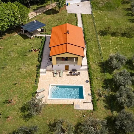 Tai, Enjoy The Oasis With 2br ,wifi, Pool, Ac Villa