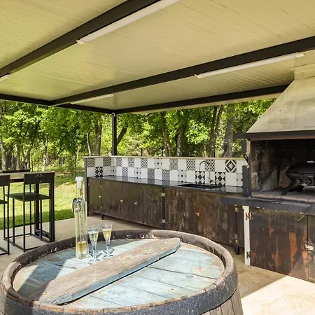 Tai, Enjoy The Oasis With 2br ,wifi, Pool, Ac Villa Puntera